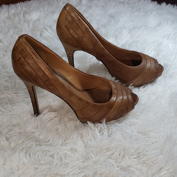 L.A.M.B Vero Guoio Tan Pumps 6 - Picture 2 of 5